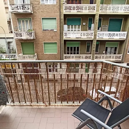 Apartment Jaky Maison Torino, Cozy & Modern With Wi-fi, Kitchen & Balcony Turin