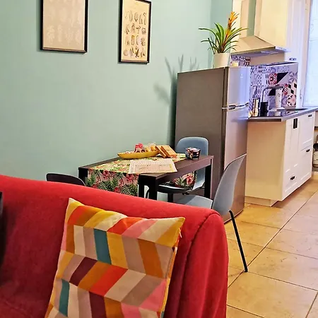 Jaky Maison Torino, Cozy & Modern With Wi-fi, Kitchen & Balcony