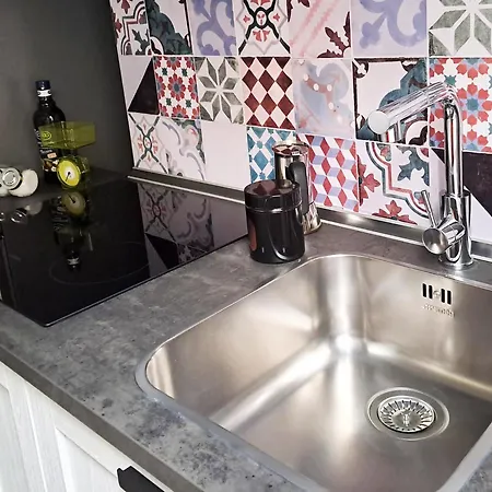 Jaky Maison Torino, Cozy & Modern With Wi-fi, Kitchen & Balcony *
