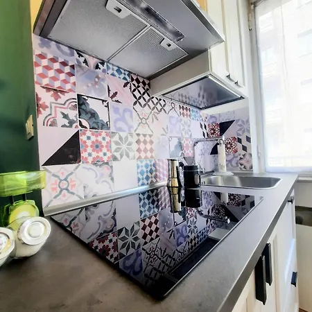 Apartment Jaky Maison Torino, Cozy & Modern With Wi-fi, Kitchen & Balcony Turin