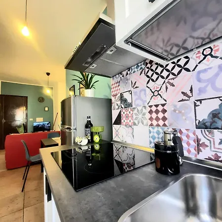 Apartment Jaky Maison Torino, Cozy & Modern With Wi-fi, Kitchen & Balcony *