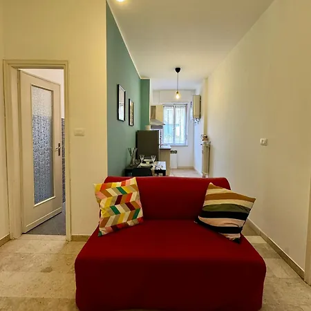 Apartment Jaky Maison Torino, Cozy & Modern With Wi-fi, Kitchen & Balcony Turin