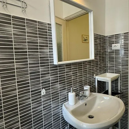 Jaky Maison Torino, Cozy & Modern With Wi-fi, Kitchen & Balcony * Turin