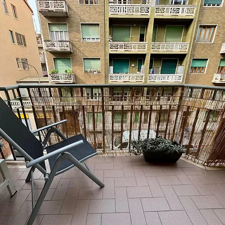 Jaky Maison Torino, Cozy & Modern With Wi-fi, Kitchen & Balcony Apartment