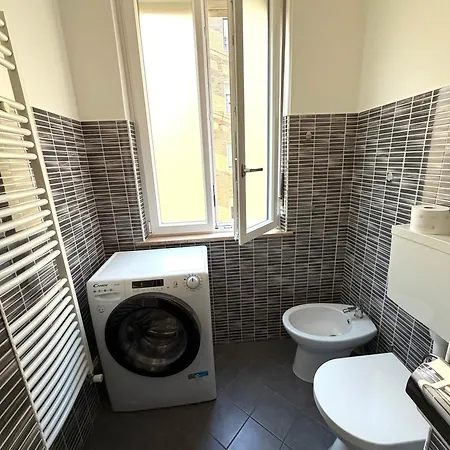 Daire Jaky Maison Torino, Cozy & Modern Torino